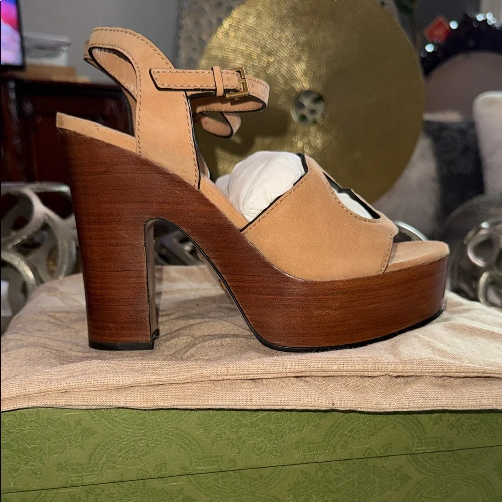 NEW Gucci Interlocking G Cut-Out Platform Sandals - Cuir Brown SIZE: EU39
(US 9) - Picture 13 of 14